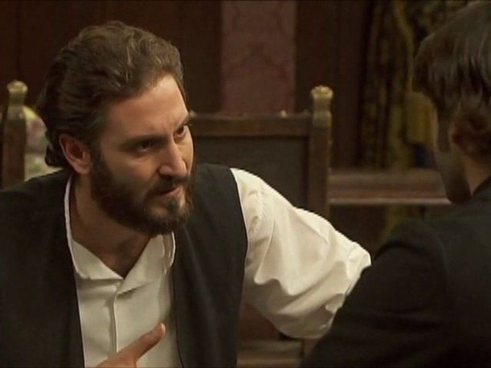 Soy incapaz, tan siquiera de imaginar, que Emilia pudiera atentar contra Pepa... Pongo ambas manos en el fuego por ella, hijo ESDPV