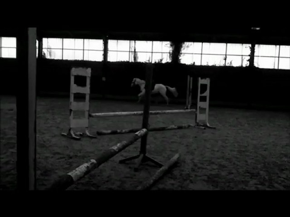 Une ponette juste incroyable