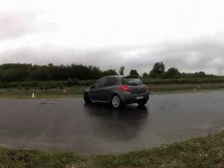 Présentation de l'école de pilotage : Rallye roots