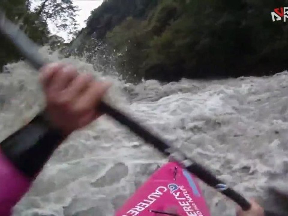 Le gave se déchaine - Kayak video - Cool Shoe Tricks & Chicks