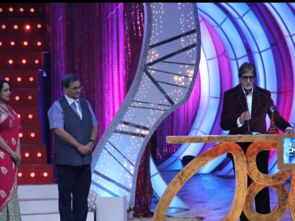 Big B Wins Best TV Host Award For KBC @ People'...