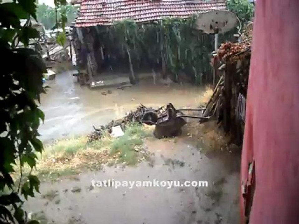 Tatlıpayam da yağmur bir bambaşkadır.