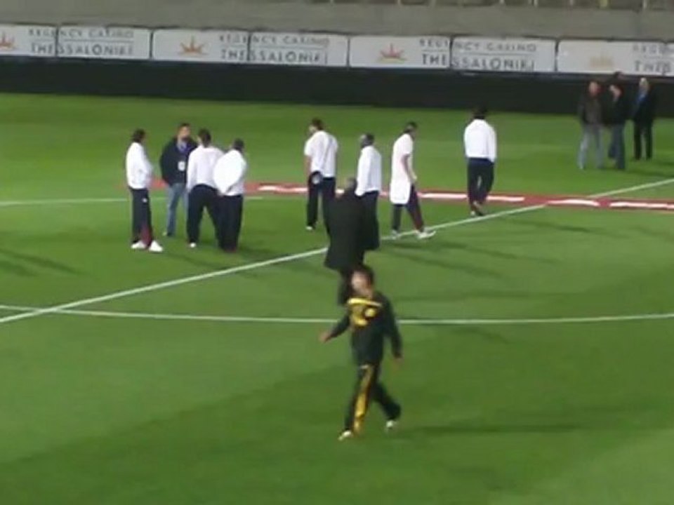 Η πρώτη αναγνωριστική βόλτα των παικτών του Ολυμπιακού στο "Κλεάνθης Βικελίδης"