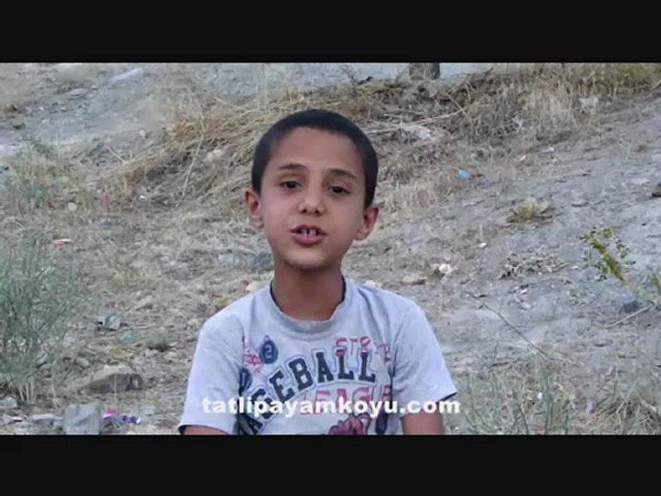 Hilalnur ve Alican'dan yürekleri küçük ama kalpleri ısıtacak güzel ilahiler