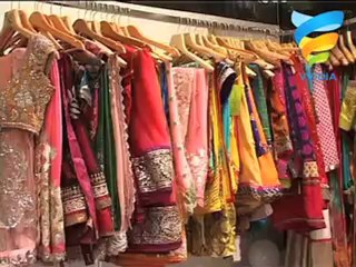 SIZZLING SOHA ALI GOES DESI