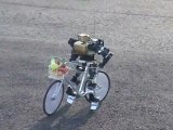 Küçük Bir Robot ve Küçük Bir Bisiklet