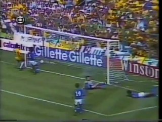 Brasil x Itália - Copa de 1982 - Gol de Sócrates