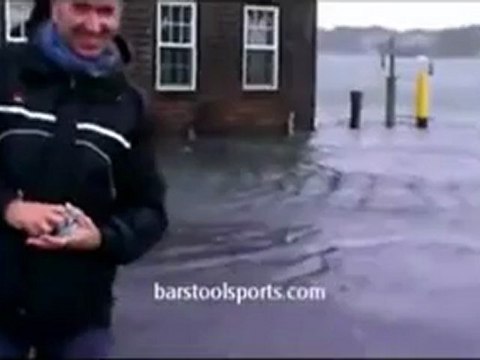 سمكة قرش تسبح في شوارع نيويورك بسبب إعصار ساندي