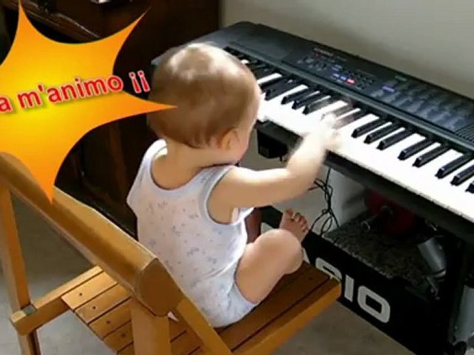 Sergi Pedret i Kudryashova al piano, by Ona Radio Quim Pedret