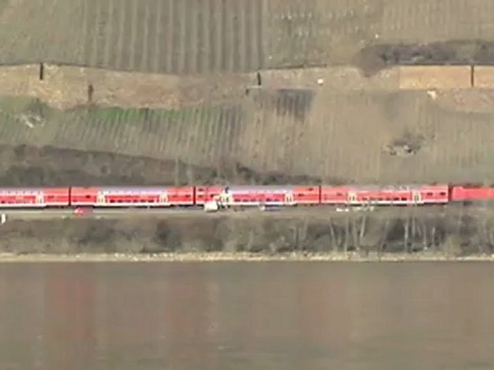 Züge und schiffe bei filsen und dem bopparder hamm