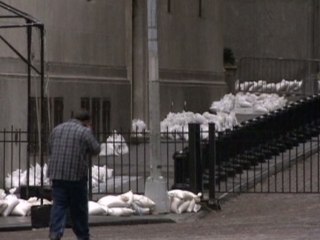 Sandy shuts down Wall Street