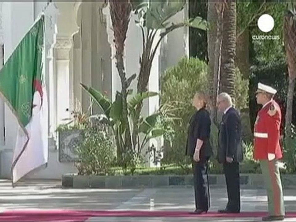 Clinton Balkan turunda