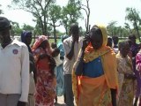 اتصال هاتفي يعيد البسمة للاجئين في جنوب السودان