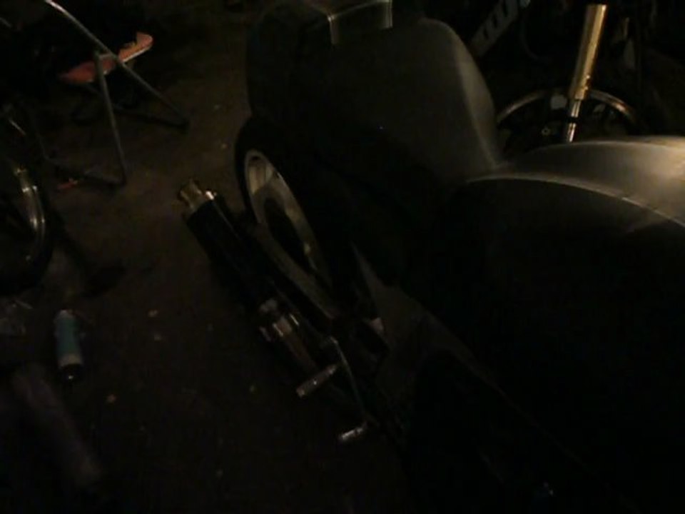 Bruit 1100 gsxr silencieux akra raccourci