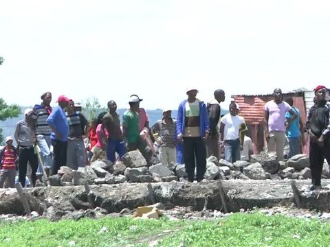 S. Africa police fire rubber bullets at miners