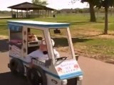 Tekerlekli Sandalyedeki Bebek İçin Dondurma Arabası