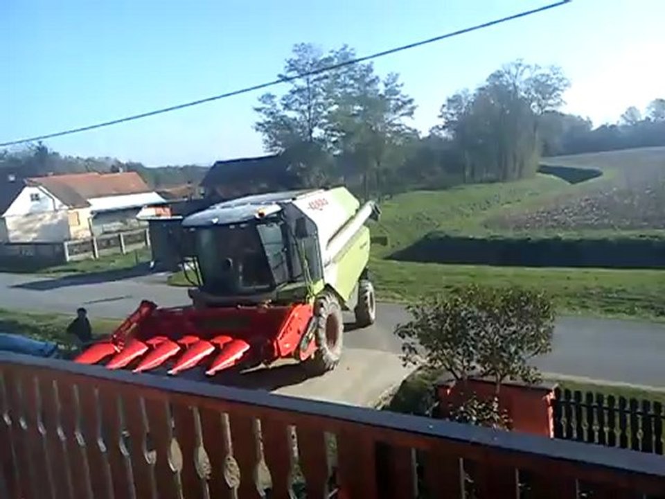 Claas Tucano 320