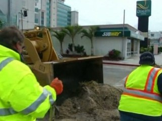 Clean up begins after superstorm Sandy