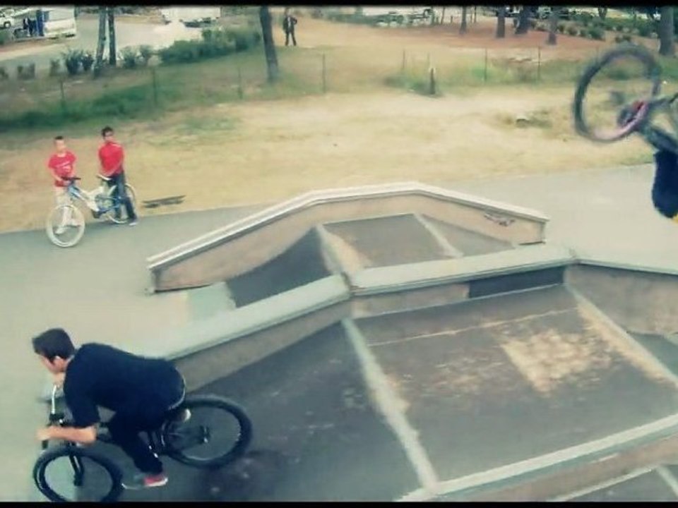Chill in Hourtin with Jason and Celso