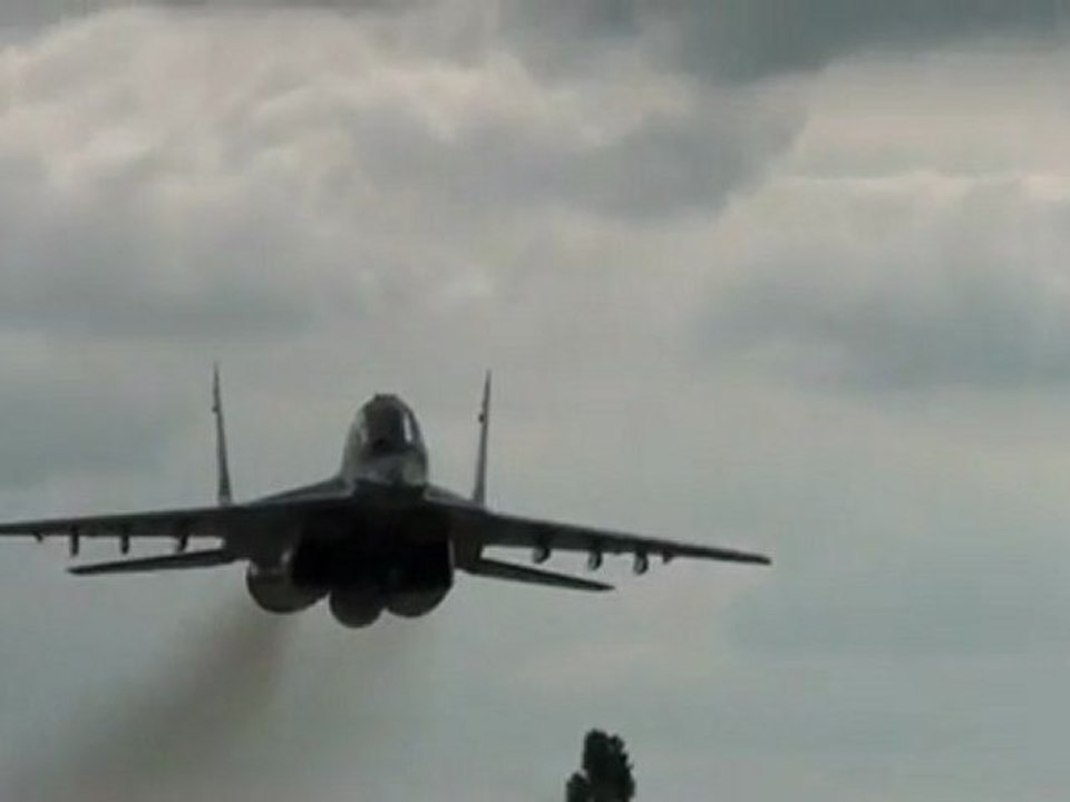 MiG-29 Low Pass