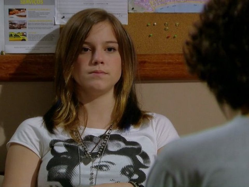 Dinho pede para ficar com Lia