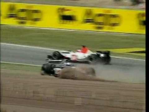 Button and Coulthard Crash in Spain 2003