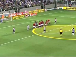 Ronaldinho palo!!!        @SpheraChannel