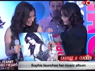 Tusshar goes ga-ga over Sophie