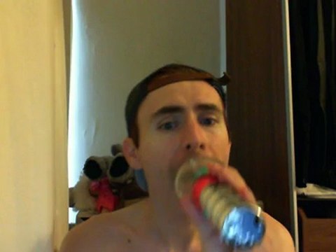 Wiwi égratigne here we are d'Eric Carter