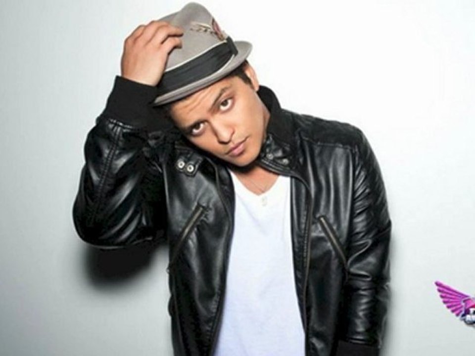 Lucie joue Bruno Mars Marry You