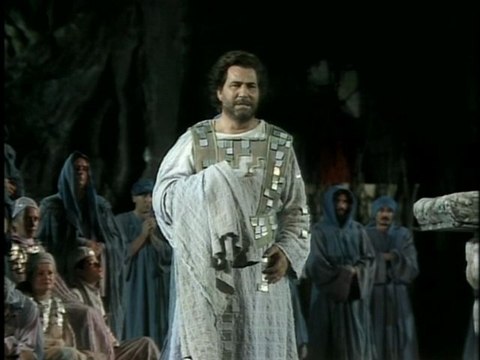 Attila / G.Verdi / Scene/ Cavatina ,Foresto,Choir ''Ella in poter del barbaro!''