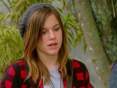 Lia teme que Ju se arrependa de dormir com Dinho