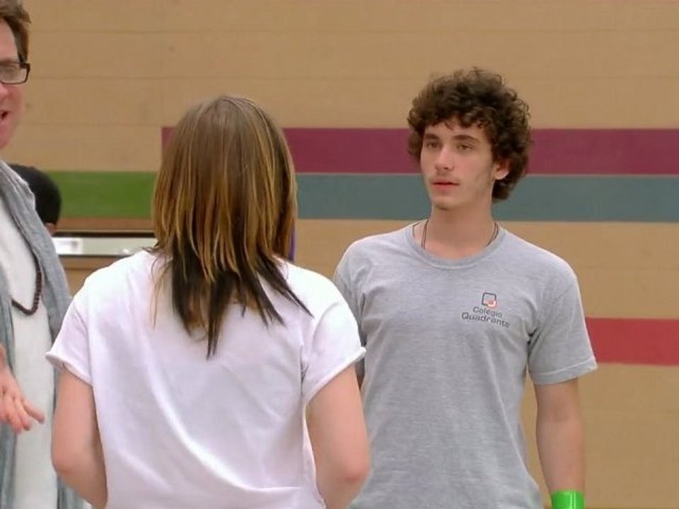 Fera não decora texto e Dinho fica com seu lugar na peça