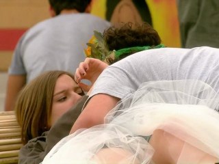 Excelsior pede que Lia e Dinho se beijem