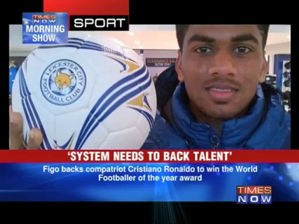 Figo backs Ronaldo over Messi