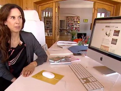 Modeexpertin Irma von Jasmin Khezri | Euromaxx