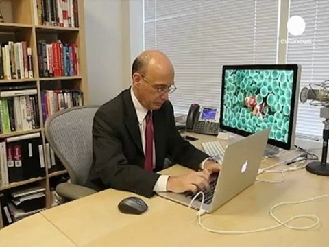 Sandy hands surge to Obama as Republicans praise president