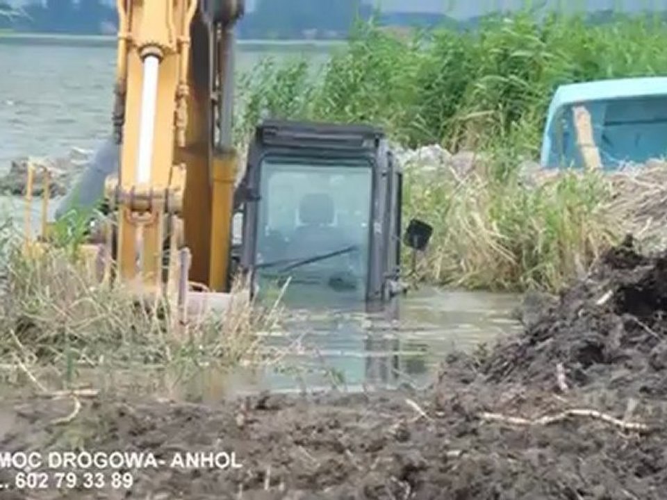 POMOC DROGOWA GORZOW, KROSNO ODRZAŃSKIE WYCIĄGANIE KOPARKI Z JEZIORA