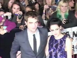 下载视频: Kristen Stewart and Robert Pattinson Face First TV Interview Together