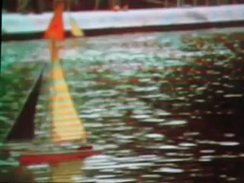 - Thierry le Luron (screener 1978) CHANTE : Les TUILERIES ''