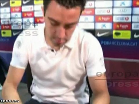 Xavi Hernández dona el 'Príncipe de Asturias'