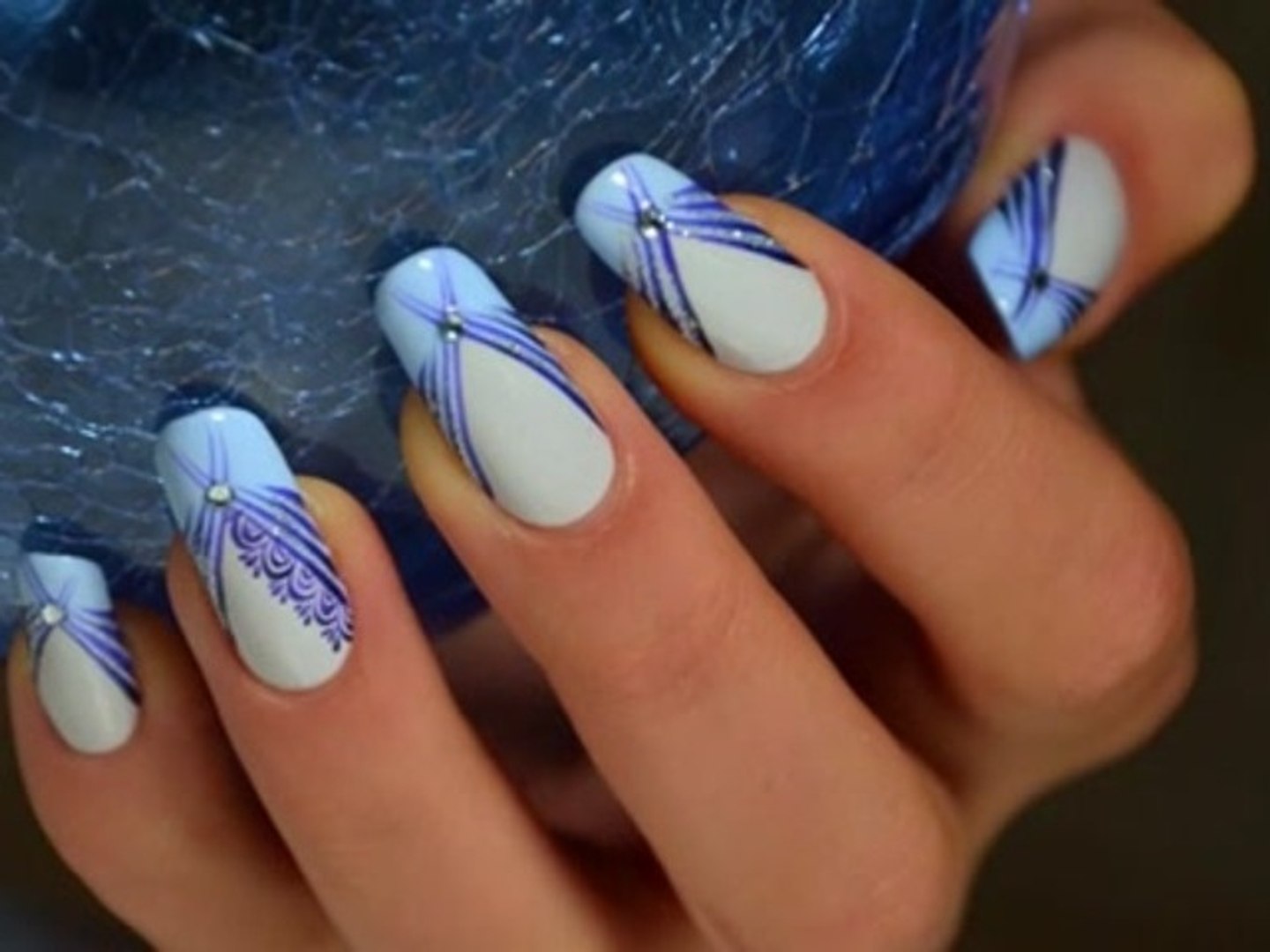 Nail Art Facile Pour Débutant Sexy nails revisité : Tuto Nail art lignes croisées et dentelle - Vidéo  Dailymotion