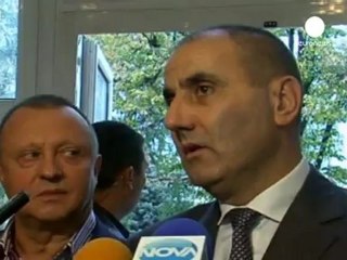 Espías franceses tomados por gitanos reciben una paliza