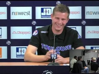 Etienne CAPOUE s'essaye au journalisme Partie 1