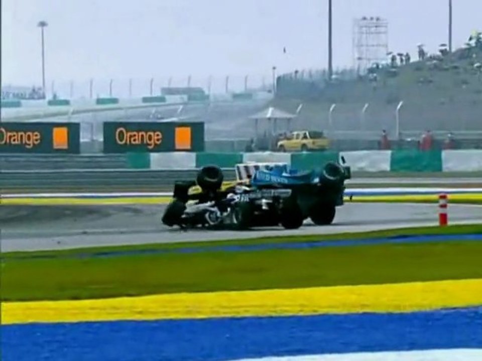 Webber and Fisichella Crash in Malaysia 2005