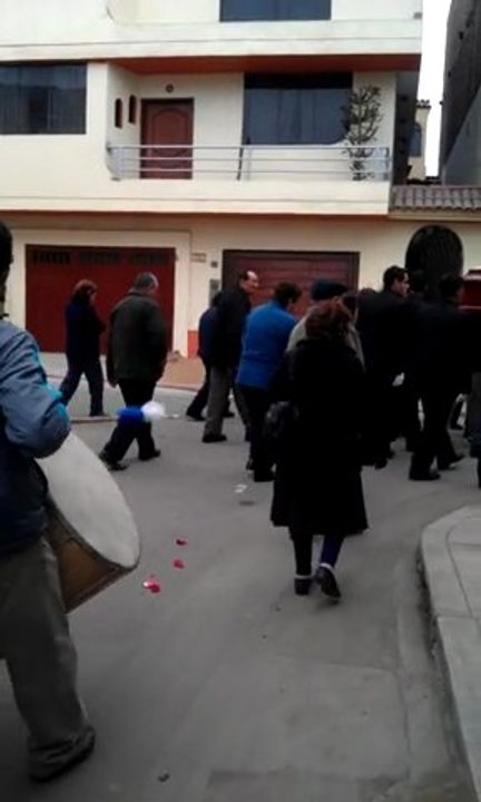 Paseo de papá del mercado a la casa