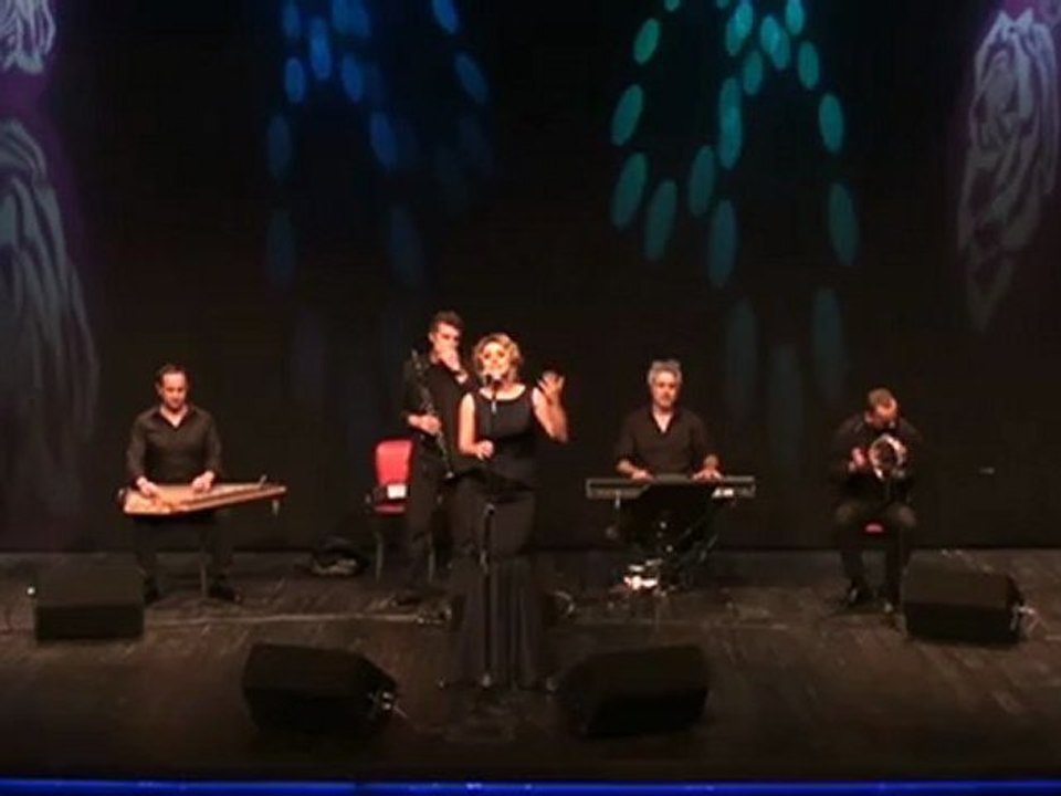 Ayşem Birgör  ( Dalgalandım'da Duruldum )