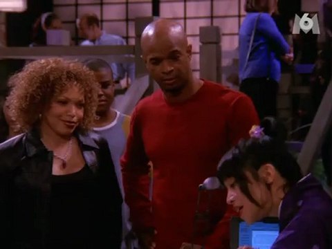 Ma Famille D'abord 2x16 - Une Table pour deux de trop (1ère partie)