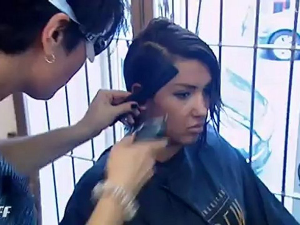 Mut-Umstyling Luisa bei Taff 0812 mit grünem Sidecut