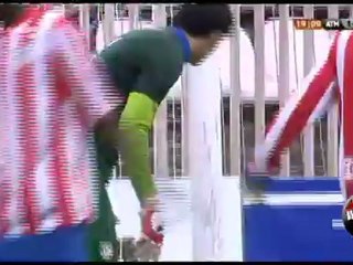 تدخل ياسين بونو لإنقاد مرماه من هدف محقق